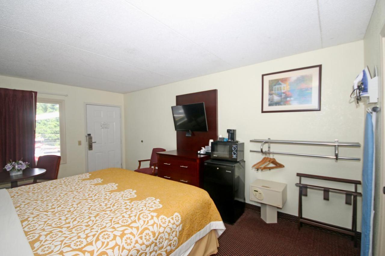 Hamilton Inn Jonesville I-77 Exterior photo