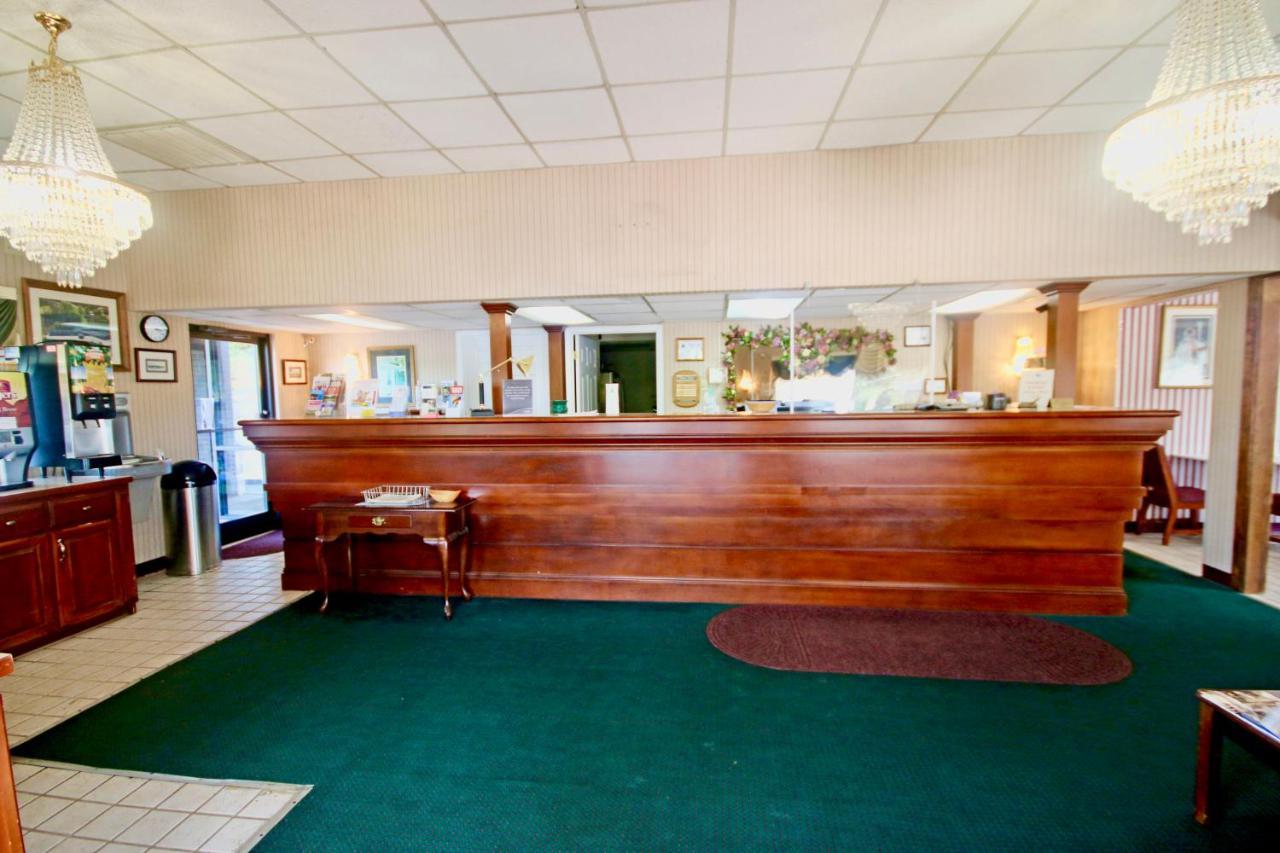 Hamilton Inn Jonesville I-77 Exterior photo