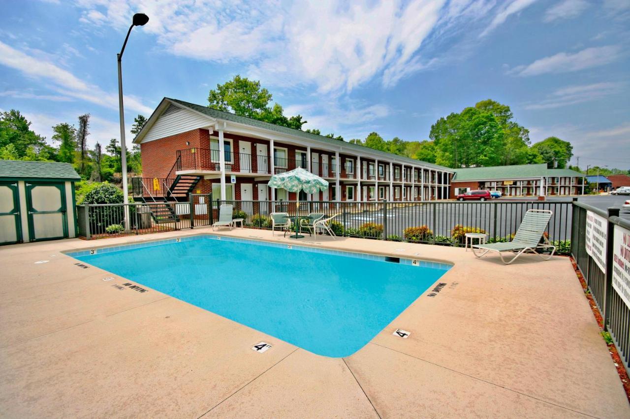 Hamilton Inn Jonesville I-77 Exterior photo