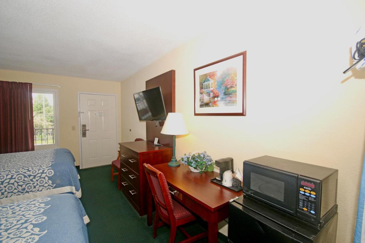 Hamilton Inn Jonesville I-77 Exterior photo