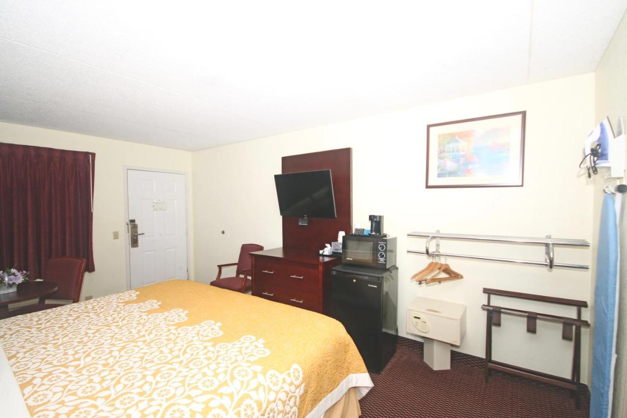 Hamilton Inn Jonesville I-77 Exterior photo
